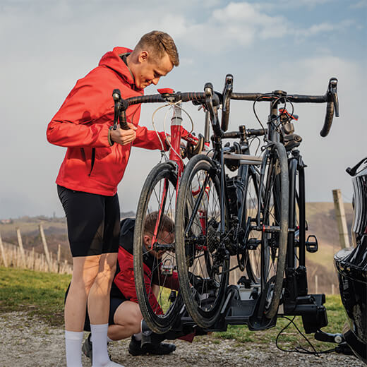 Vélo sur porte-vélo voiture : quelle assurance ?