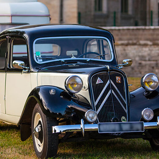 Rouler en voiture ancienne ou de collection : avantages et inconvénients