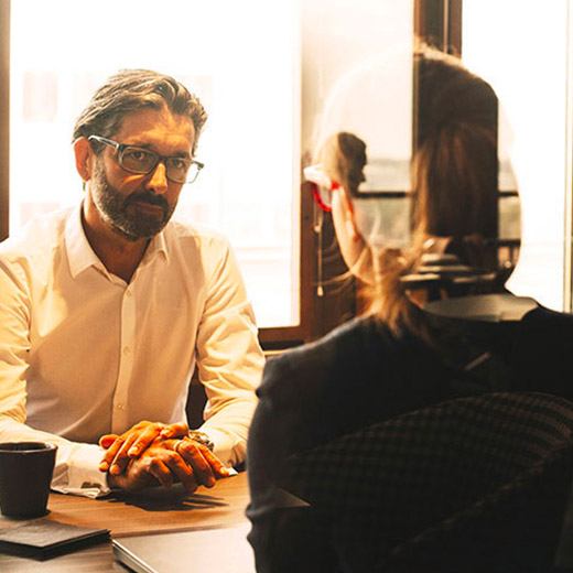 Choix du notaire - rdv client et notaire dans un bureau